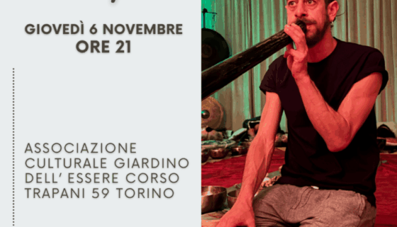 Crema e Bianco Semplice Studio Yoga Volantino